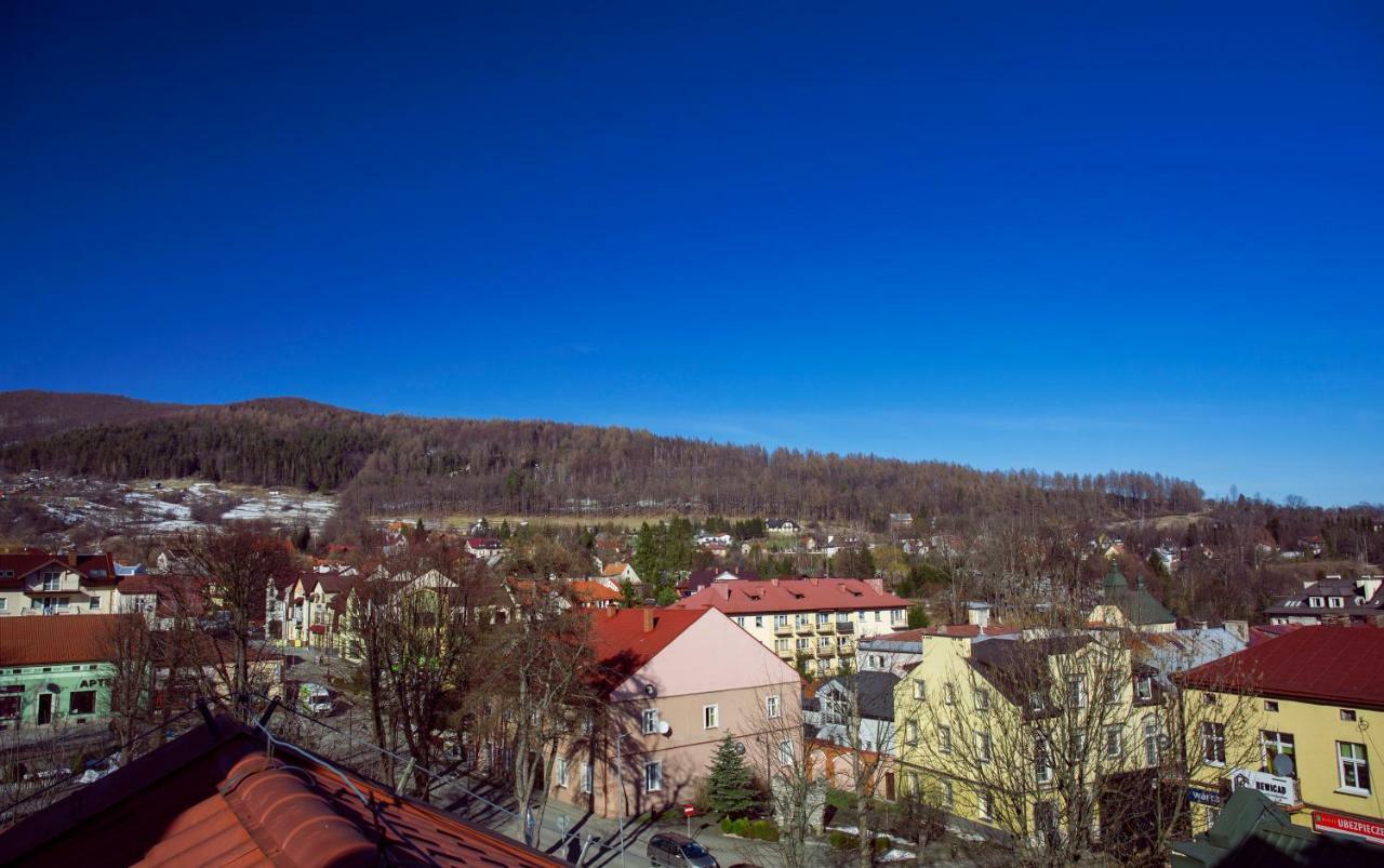 Apartament W Rynku Apartment Ustrzyki Dolne Exterior foto